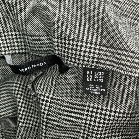 VERO MODA Black and WhitePlaid Paperbag Waist Pants with Belt - Picture 11 of 12